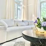 The Elliott Hotel At Highland Park By Luxe Pgh