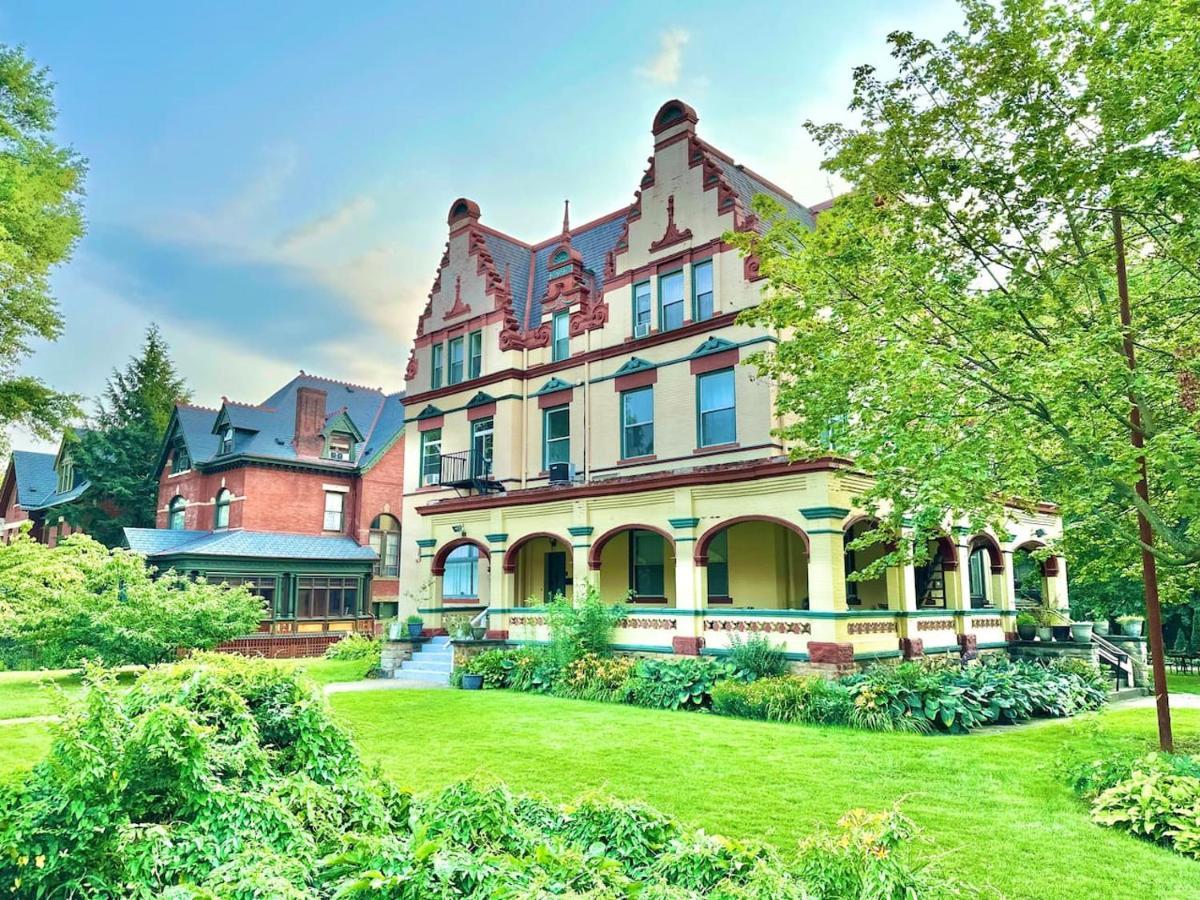 The Elliott At Highland Park By Luxe Pgh Apartment